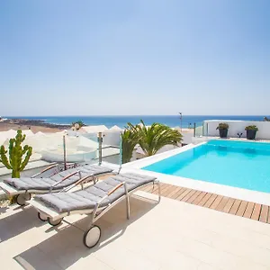 https://villa-alexia.puertodelcarmen-hotels.org